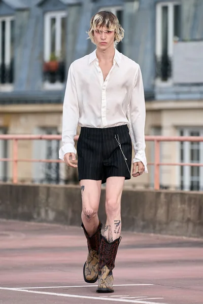 Look 7